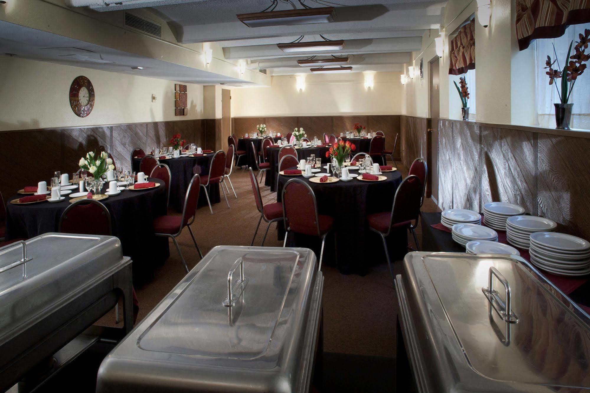O'Haire Motor Inn Грейт-Фоллс Екстер'єр фото